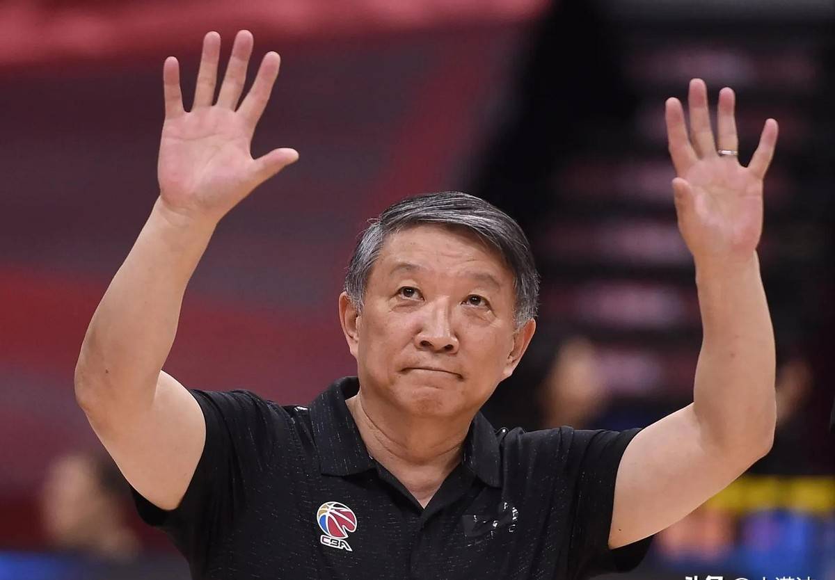 李梦落选宫鲁鸣顶着巨大压力多数主帅难有此魄力