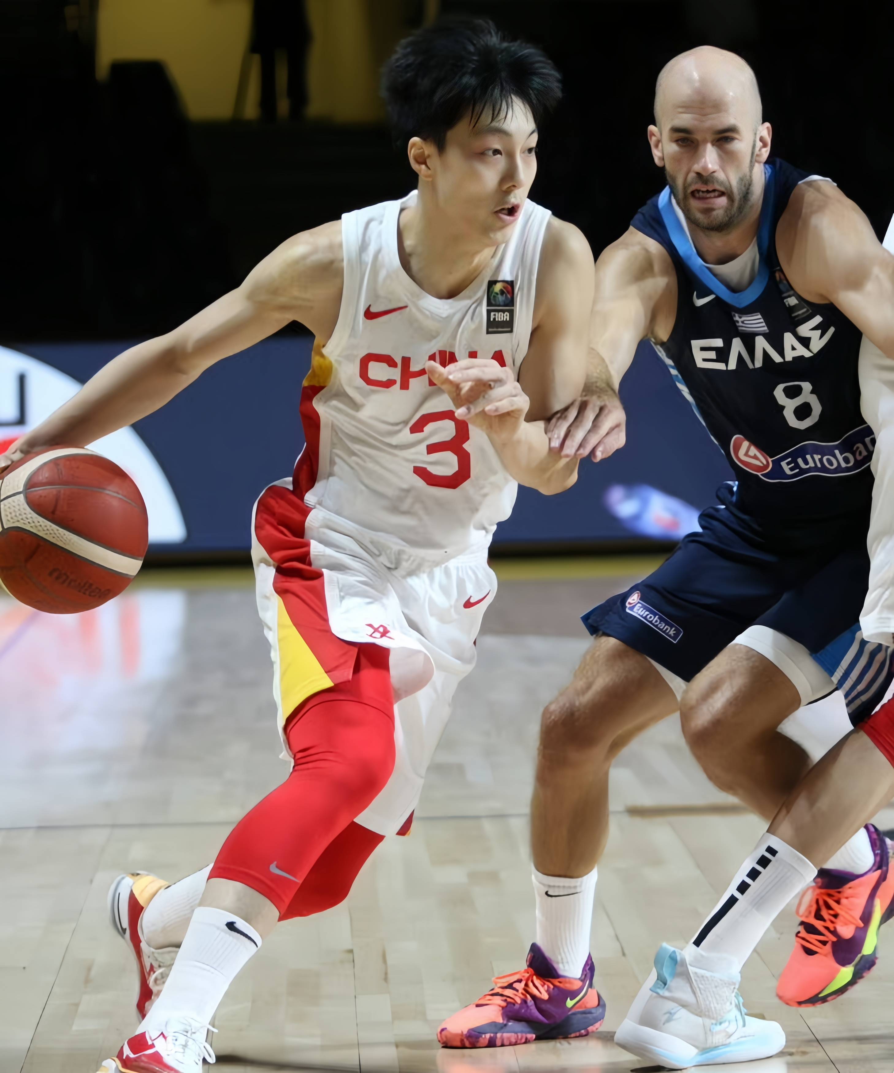 中国男篮NBA夏联集锦周琦17分9板，中国男篮胜黄蜂的简单介绍